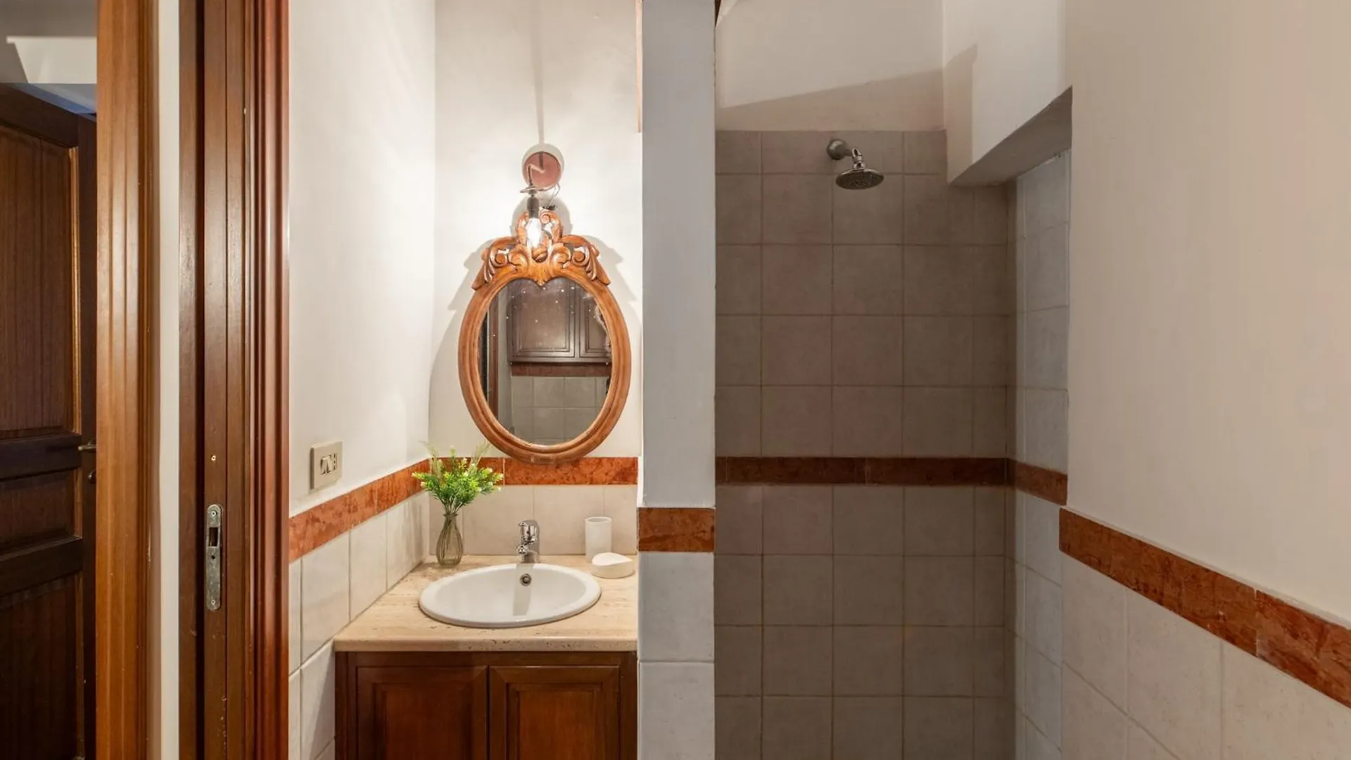 アパート Iflat Classic And Contemporary Home ローマ イタリア