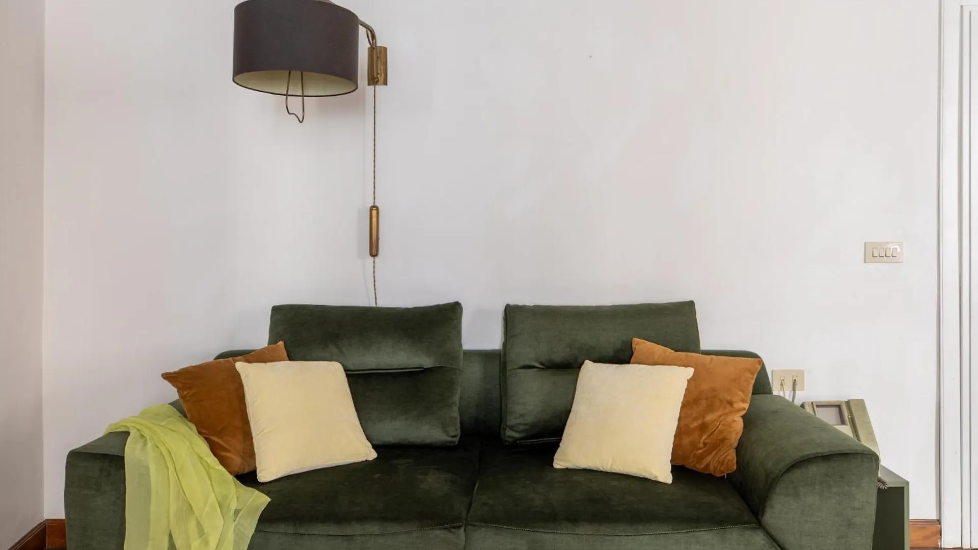 Iflat Classic And Contemporary Home ローマ アパート
