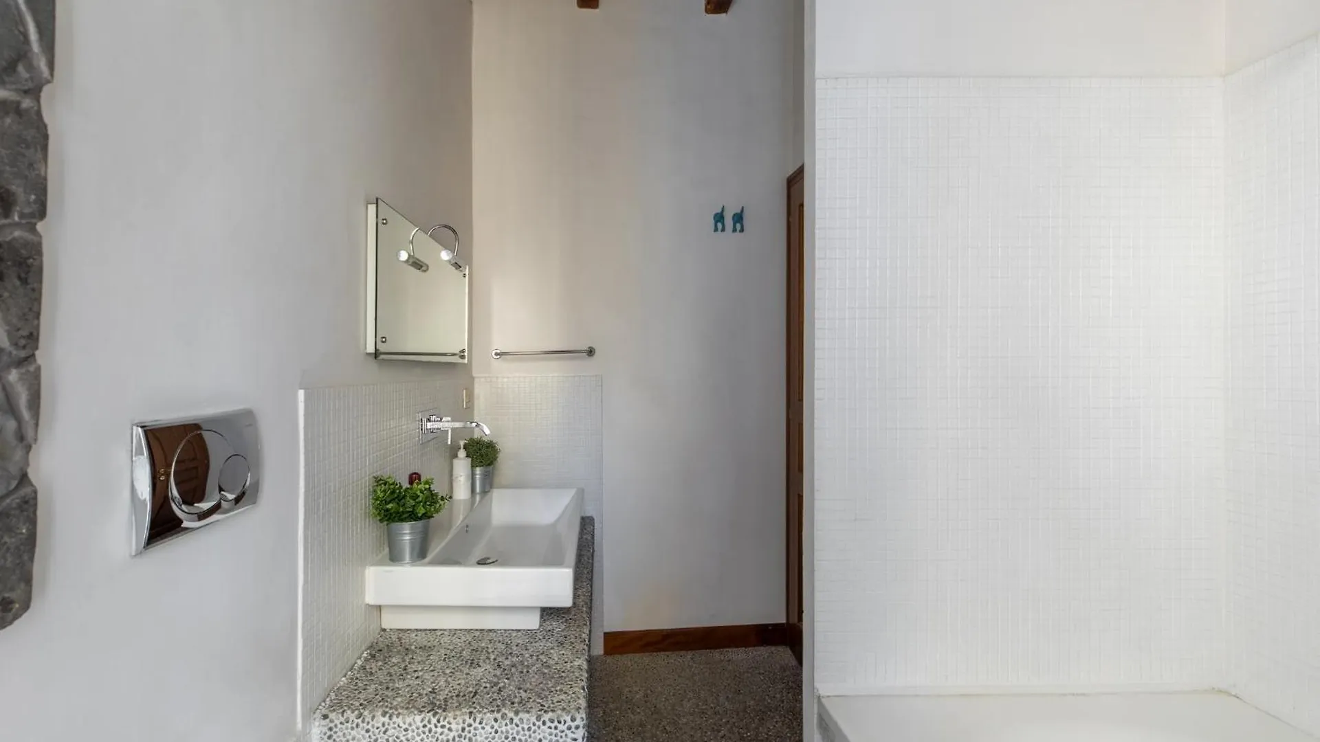 Iflat Classic And Contemporary Home ローマ アパート