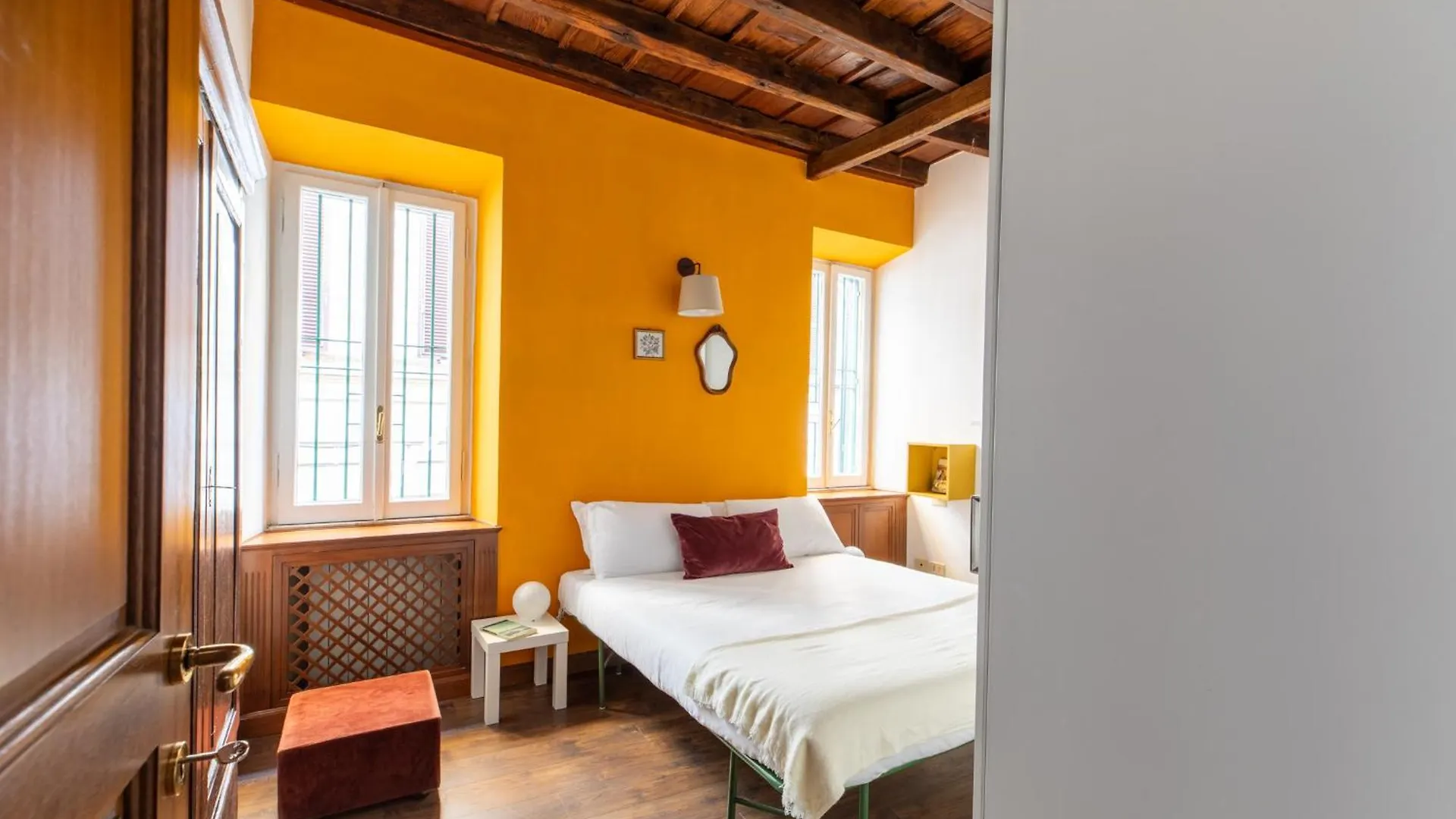 Apartment Iflat Classic And Contemporary Home Rome